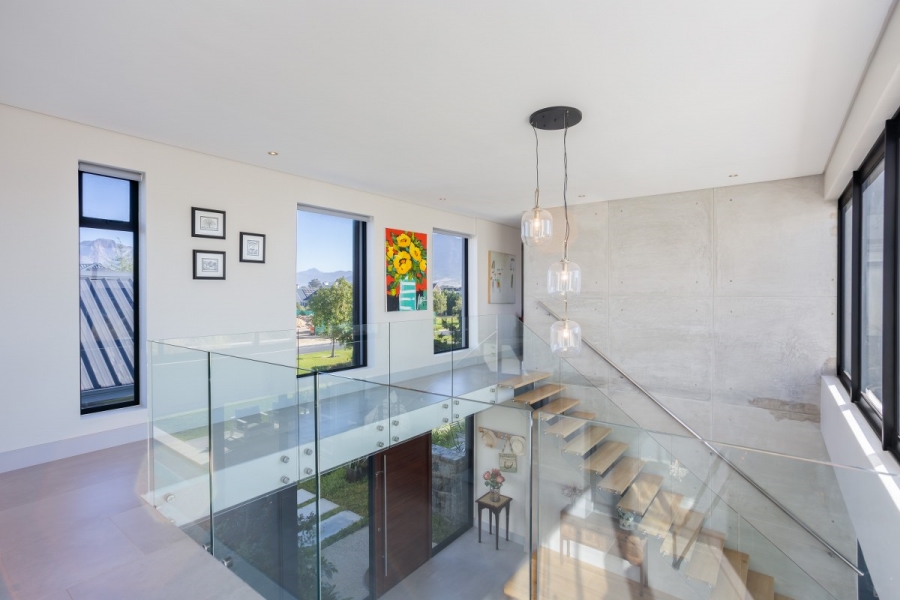 5 Bedroom Property for Sale in Val De Vie Estate Western Cape